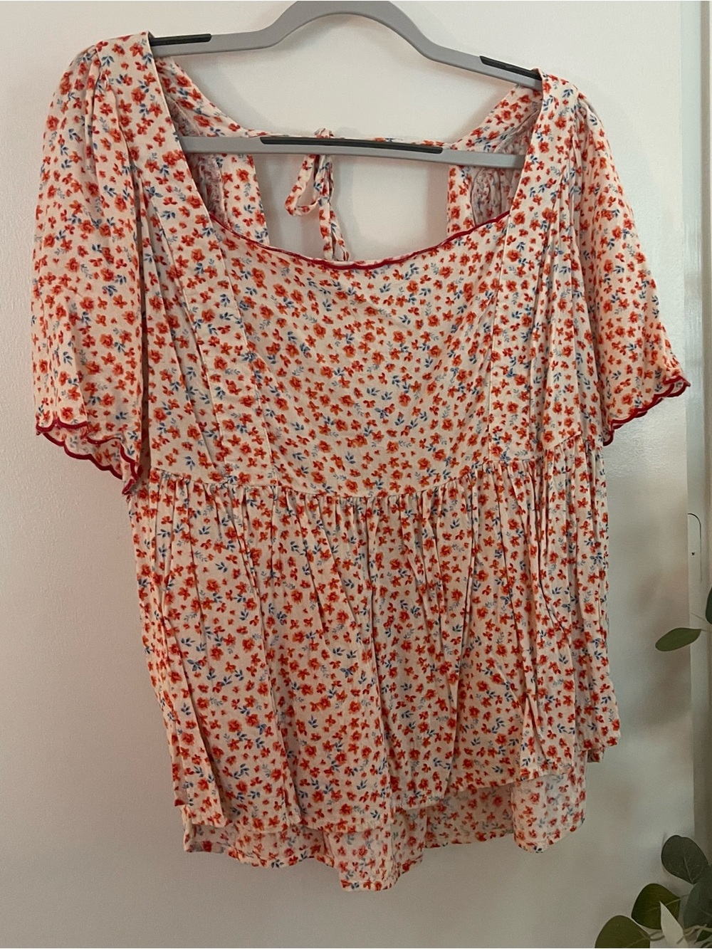 Old Navy Cream Floral Peplum Blouse with Red Trim